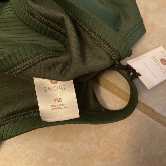 Shade and Shore Green Top Swimsuit size 38D * NWT* - Picture 4 of 4